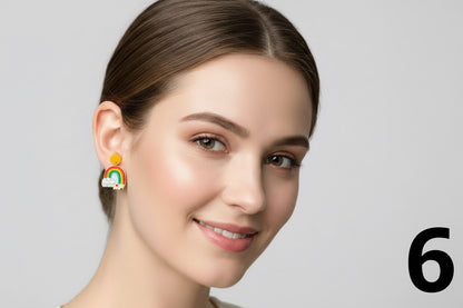Aretes con diseños educativos
