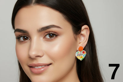 Aretes con diseños educativos